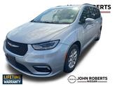 Thumbnail of 2022 Silver Mist Clearcoat Chrysler Pacifica
