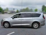 Thumbnail of 2018 Billet Silver Metallic Clearcoat Chrysler Pacifica