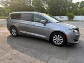 Thumbnail of 2017 Billet Silver Metallic Clearcoat Chrysler Pacifica