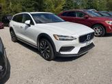 Thumbnail of 2020 Crystal White Pearl Metallic Volvo V60 Cross Country