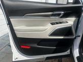 Thumbnail of 2022 Glacial White Pearl Kia Telluride
