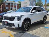 Thumbnail of 2024 Glacial White Pearl Kia Sorento