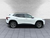 Thumbnail of 2025 Summit White Chevrolet Trax