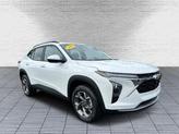 Thumbnail of 2025 Summit White Chevrolet Trax