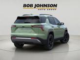 Thumbnail of 2026 Green Chevrolet Equinox