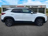 Thumbnail of 2023 Iridescent Pearl Tricoat Chevrolet Trailblazer