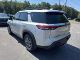 Thumbnail of 2025 Brilliant Silver Metallic Nissan Pathfinder