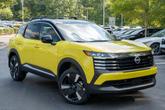 Photo of 2025 Yuzu Yellow Metallic/Super Black Nissan Kicks
