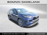 Photo of 2022 Blue Toyota Highlander