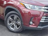 Thumbnail of 2017 Ooh La La Rouge Mica Toyota Highlander