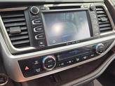 Thumbnail of 2017 Ooh La La Rouge Mica Toyota Highlander