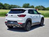 Thumbnail of 2026 Iridescent Pearl Tricoat Chevrolet Trailblazer