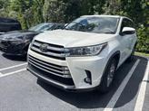 Photo of 2019 Blizzard Pearl Toyota Highlander
