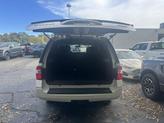 Thumbnail of 2017 White Platinum Metallic Tri-Coat Ford Expedition