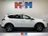 Photo of 2018 Super White Toyota RAV4