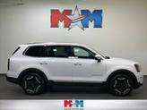 Photo of 2024 Glacial White Pearl Kia Telluride