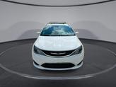 Thumbnail of 2020 Bright White Clearcoat Chrysler Pacifica