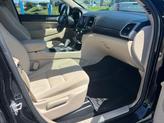 Thumbnail of 2022 Diamond Black Crystal Pearlcoat Jeep Grand Cherokee