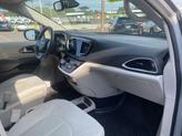 Thumbnail of 2017 Billet Silver Metallic Clearcoat Chrysler Pacifica