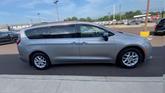 Thumbnail of 2017 Billet Silver Metallic Clearcoat Chrysler Pacifica