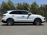 Thumbnail of 2022 Carrara White Porsche Cayenne