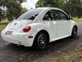 Thumbnail of 2000 White Volkswagen New Beetle