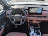 Thumbnail of 2025 White Diamond / Black Mitsubishi Outlander