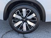 Thumbnail of 2025 White Diamond / Black Mitsubishi Outlander