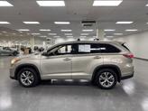 Thumbnail of 2015 Creme Brulee Mica Toyota Highlander