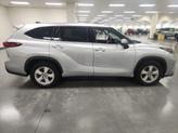 Thumbnail of 2022 Celestial Silver Metallic Toyota Highlander