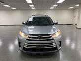 Thumbnail of 2017 Celestial Silver Metallic Toyota Highlander