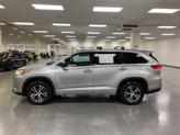 Thumbnail of 2017 Celestial Silver Metallic Toyota Highlander