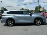 Thumbnail of 2022 Moon Dust Toyota Highlander