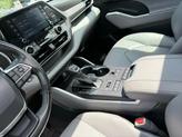 Thumbnail of 2022 Moon Dust Toyota Highlander