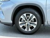 Thumbnail of 2022 Moon Dust Toyota Highlander