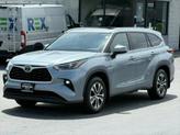 Thumbnail of 2022 Moon Dust Toyota Highlander