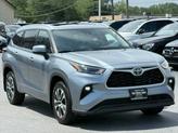 Thumbnail of 2022 Moon Dust Toyota Highlander