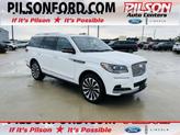 Photo of 2023 Pristine White Lincoln Navigator