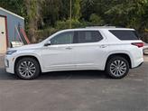 Thumbnail of 2022 Iridescent Pearl Tricoat Chevrolet Traverse