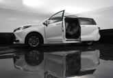 Thumbnail of 2023 Ice Cap Toyota Sienna