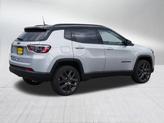 Thumbnail of 2026 silver zynith metallic clearcoat Jeep Compass
