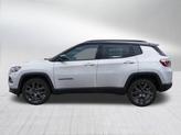 Thumbnail of 2026 silver zynith metallic clearcoat Jeep Compass