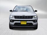 Thumbnail of 2026 silver zynith metallic clearcoat Jeep Compass