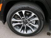 Thumbnail of 2022 Diamond Black Crystal Pearlcoat Jeep Grand Cherokee L