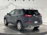 Thumbnail of 2018 Diamond Black Jeep Cherokee