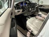 Thumbnail of 2018 Bright White Clearcoat Chrysler Pacifica