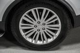 Thumbnail of 2018 Fuji White Land Rover Discovery