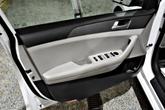 Thumbnail of 2015 White Hyundai SONATA
