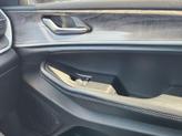 Thumbnail of 2023 Diamond Black Crystal Pearlcoat Jeep Grand Cherokee L