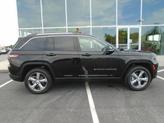 Thumbnail of 2022 Diamond Black Crystal Pearlcoat Jeep Grand Cherokee